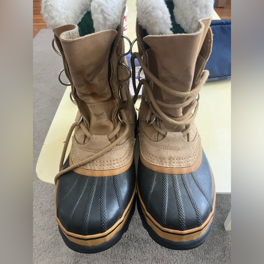 Sorel caribou waterproof boots size US 6